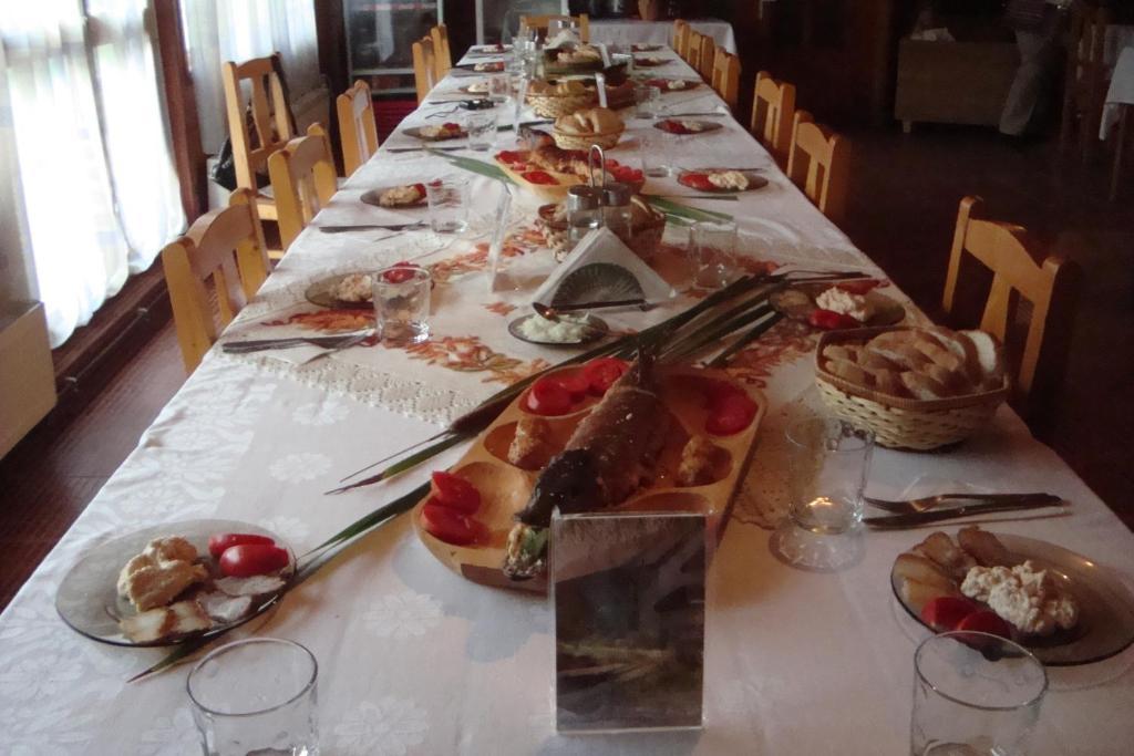 Casa Dintre Salcii 호텔 Uzlina 외부 사진